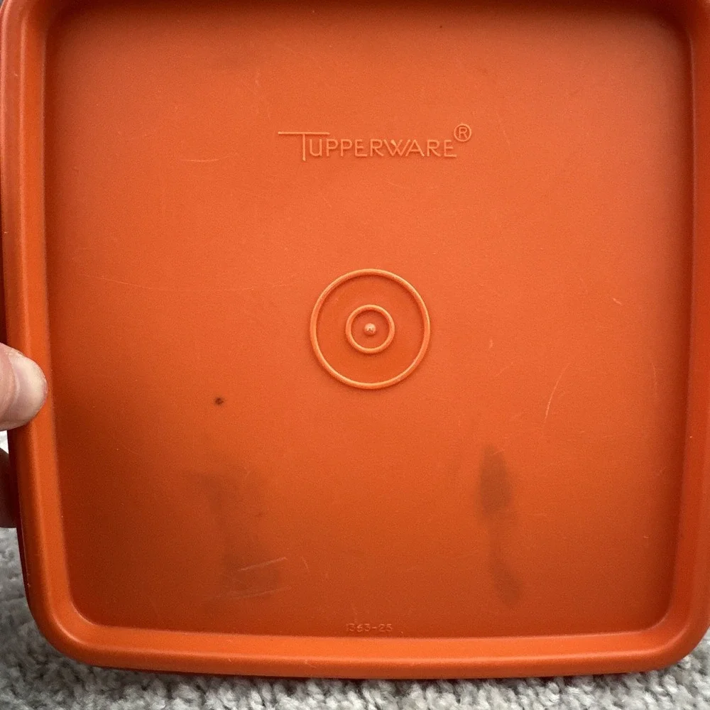 VTG Tupperware 1362-21 Retro‎ Orange  Dark Container With Lid Sandwich Storage